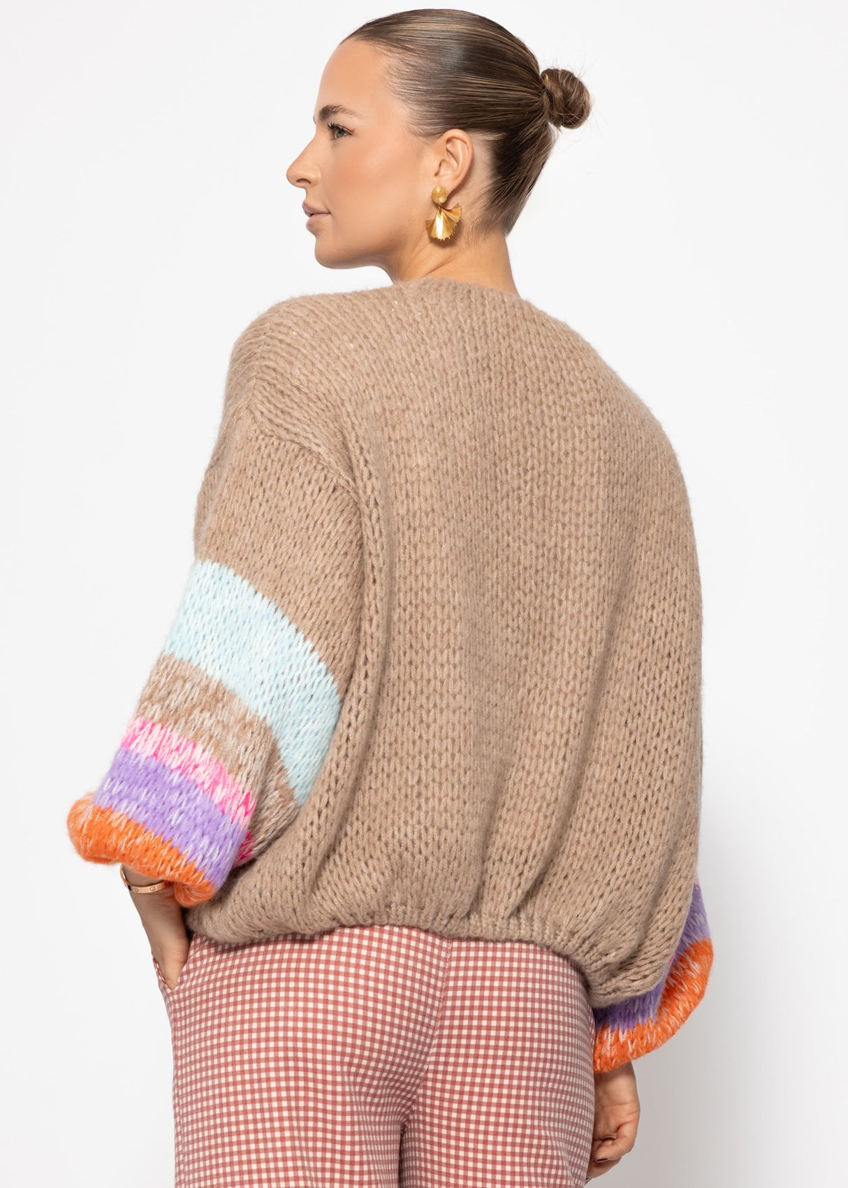 Cardigan mit bunten Statement-Ärmeln - beige