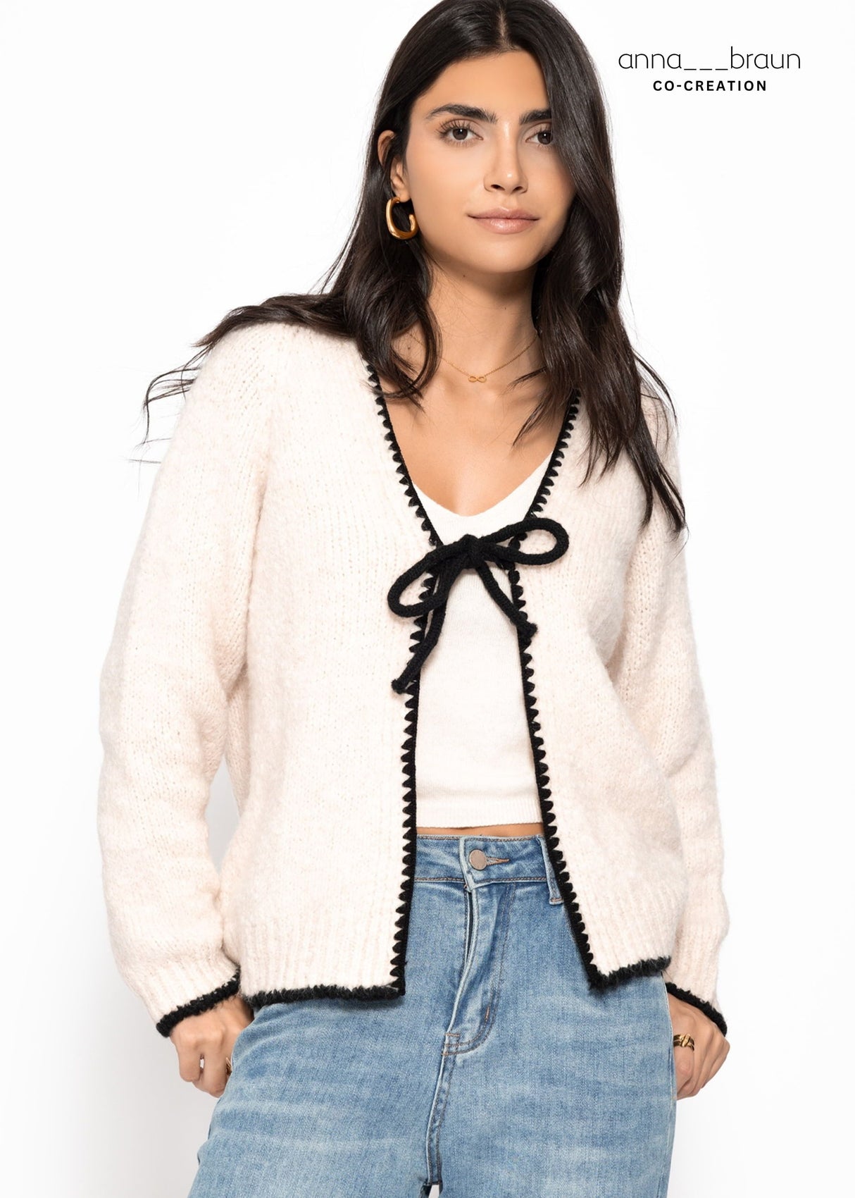 Cardigan with bow closure - beige