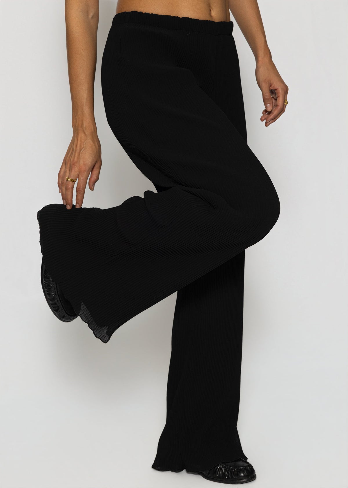 Plissee Hose mit weitem Bein - schwarz