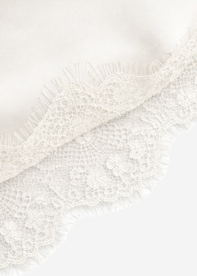 Triangular scarf with lace trim - off-white