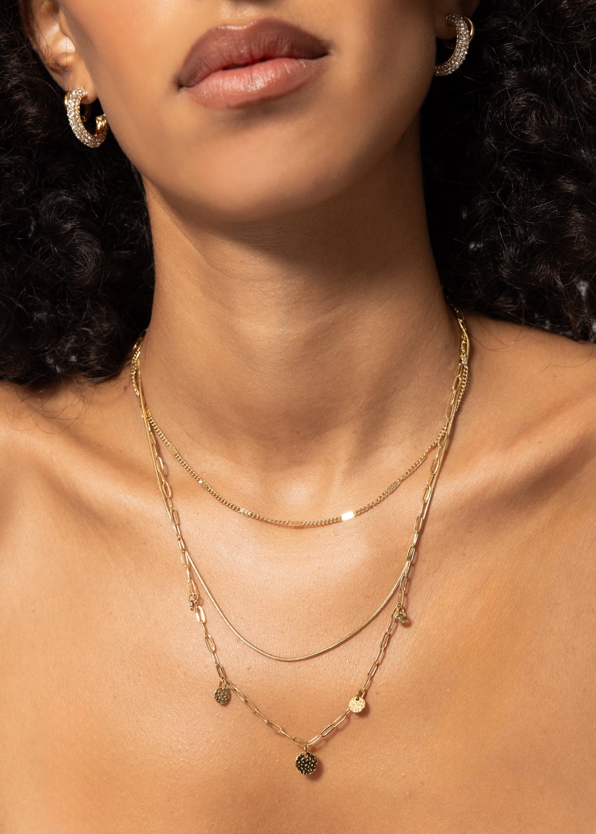 Triple layered necklace with discs - gold