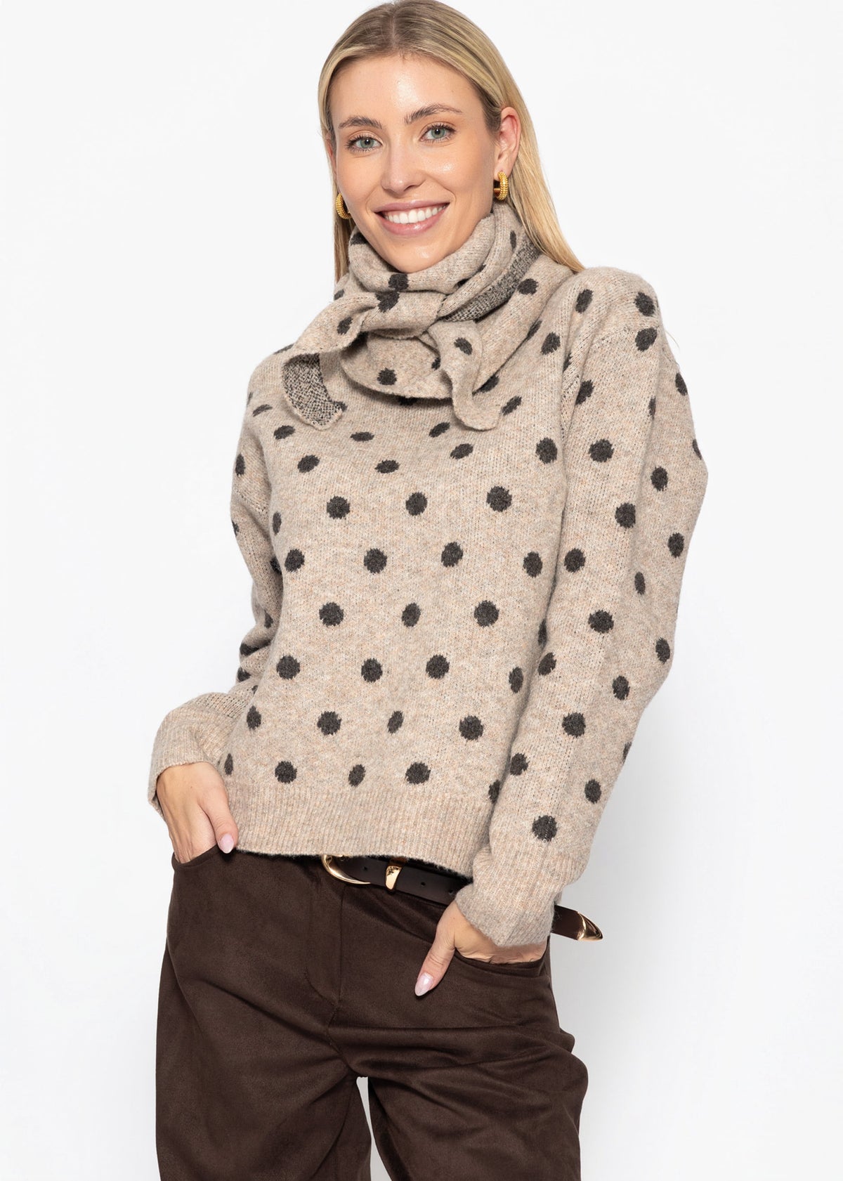 Dotted jumper with scarf - beige