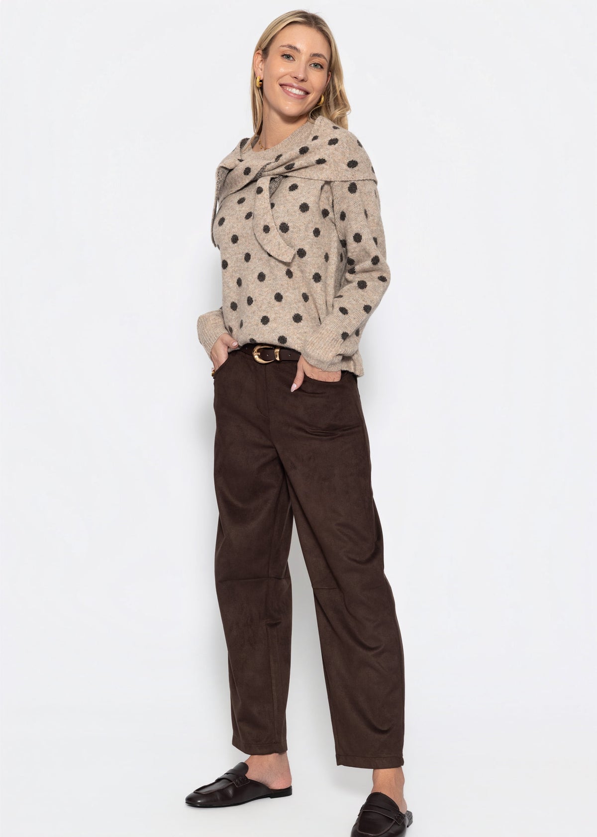 Dotted jumper with scarf - beige