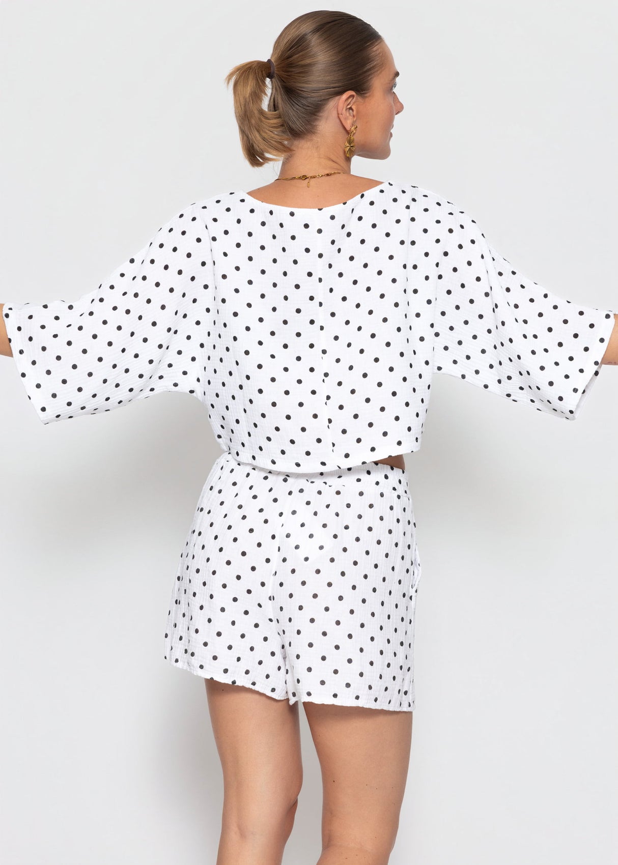 Gepunktetes Musselin Shirt mit Fledermausärmeln - weiß