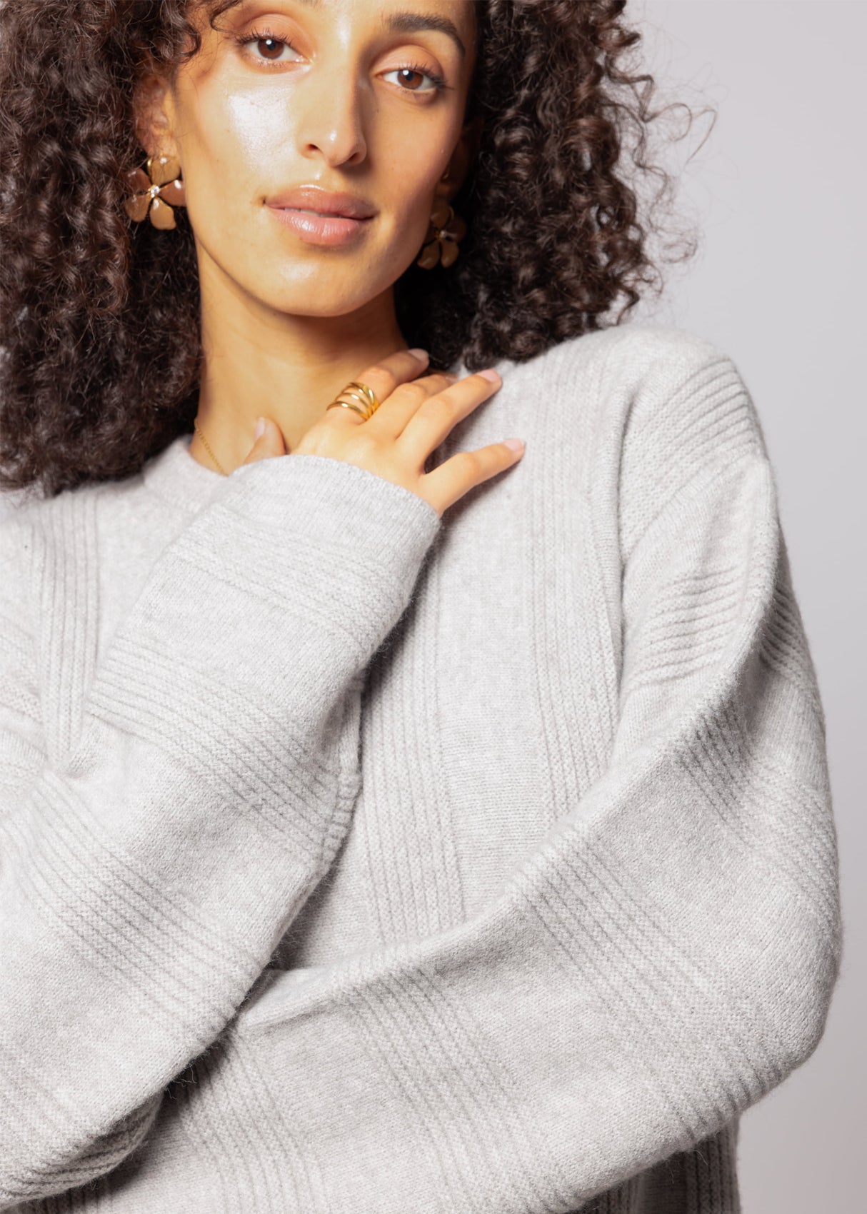 Sweater with ribbed stripe pattern - grey