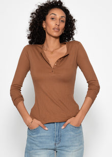 Ribbed long-sleeved shirt with button placket - brown