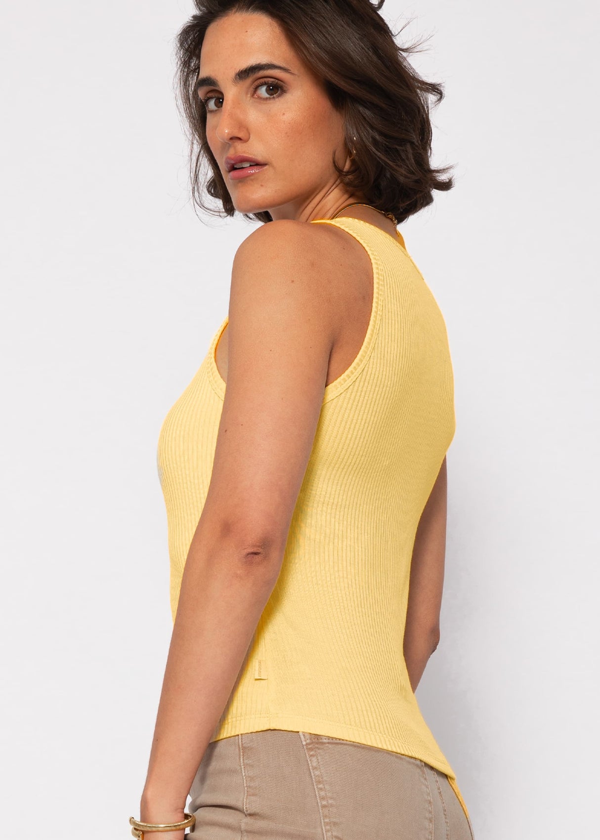 Ribbed V-neck top - yellow