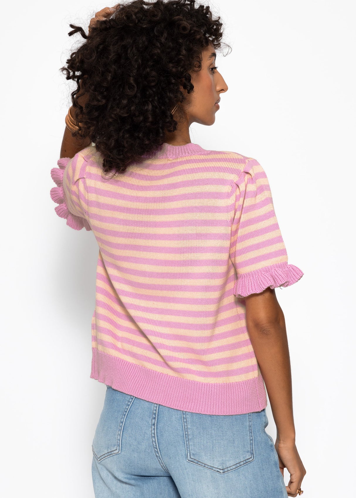 Gestreifte Kurzarm-Strickjacke mit Volants - pink-koralle