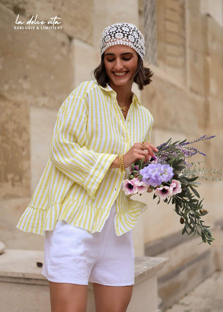 Gestreifte Musselin Bluse mit Rüschensaum - gelb by SASSYCLASSY