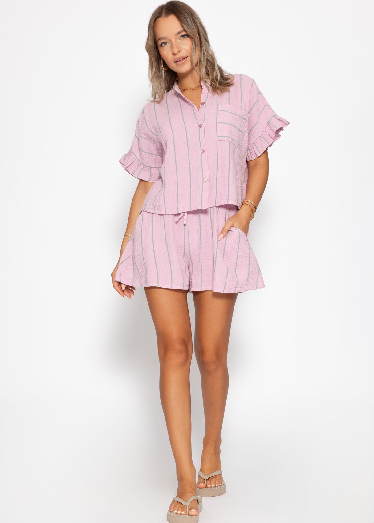 Gestreifte Musselin Shorts - rosa