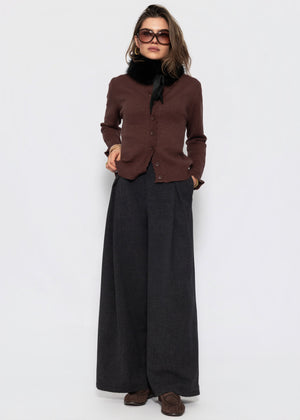 Gestreifte Strickjacke mit Volants - braun