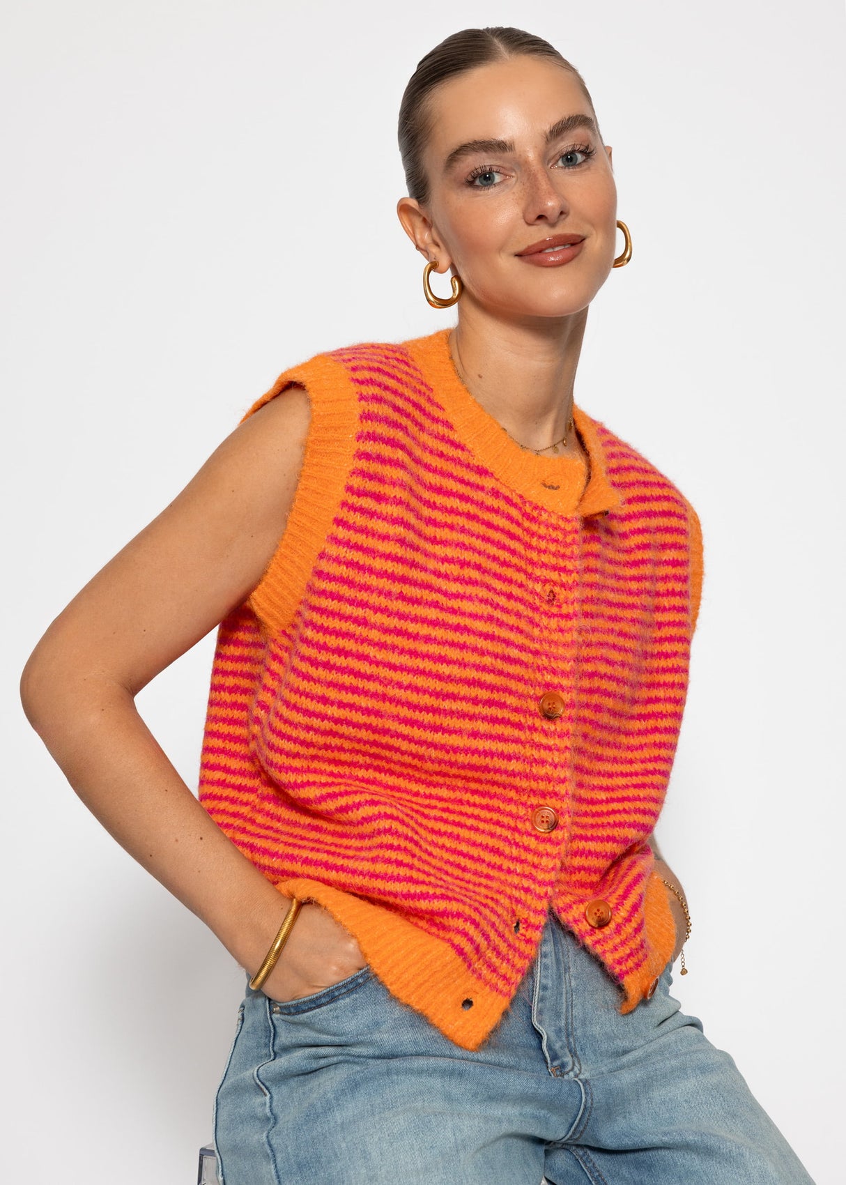 Striped knitted vest - orange