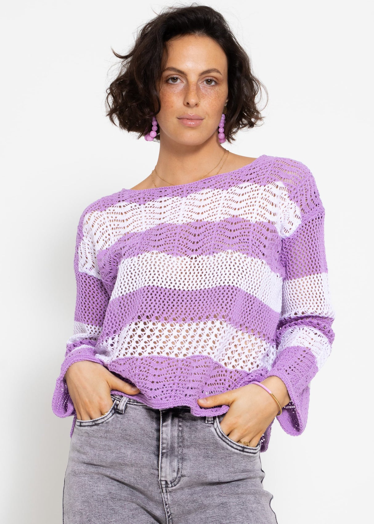 Gestreifter Ajour-Strickpullover - flieder-weiß