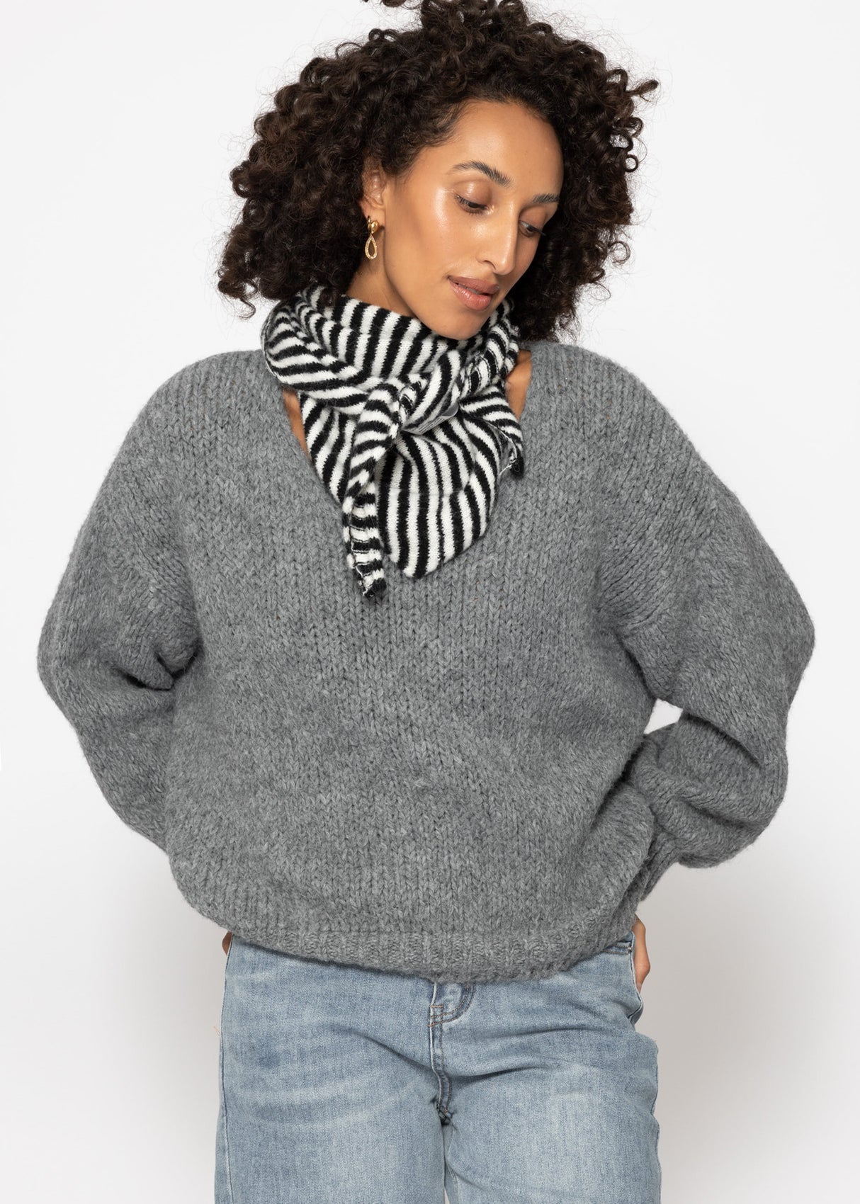 Gestreifter Dreiecksschal - schwarz-offwhite