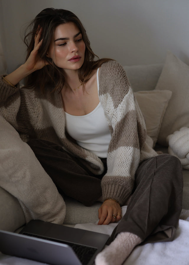 Gestreifter oversize Cardigan - taupe