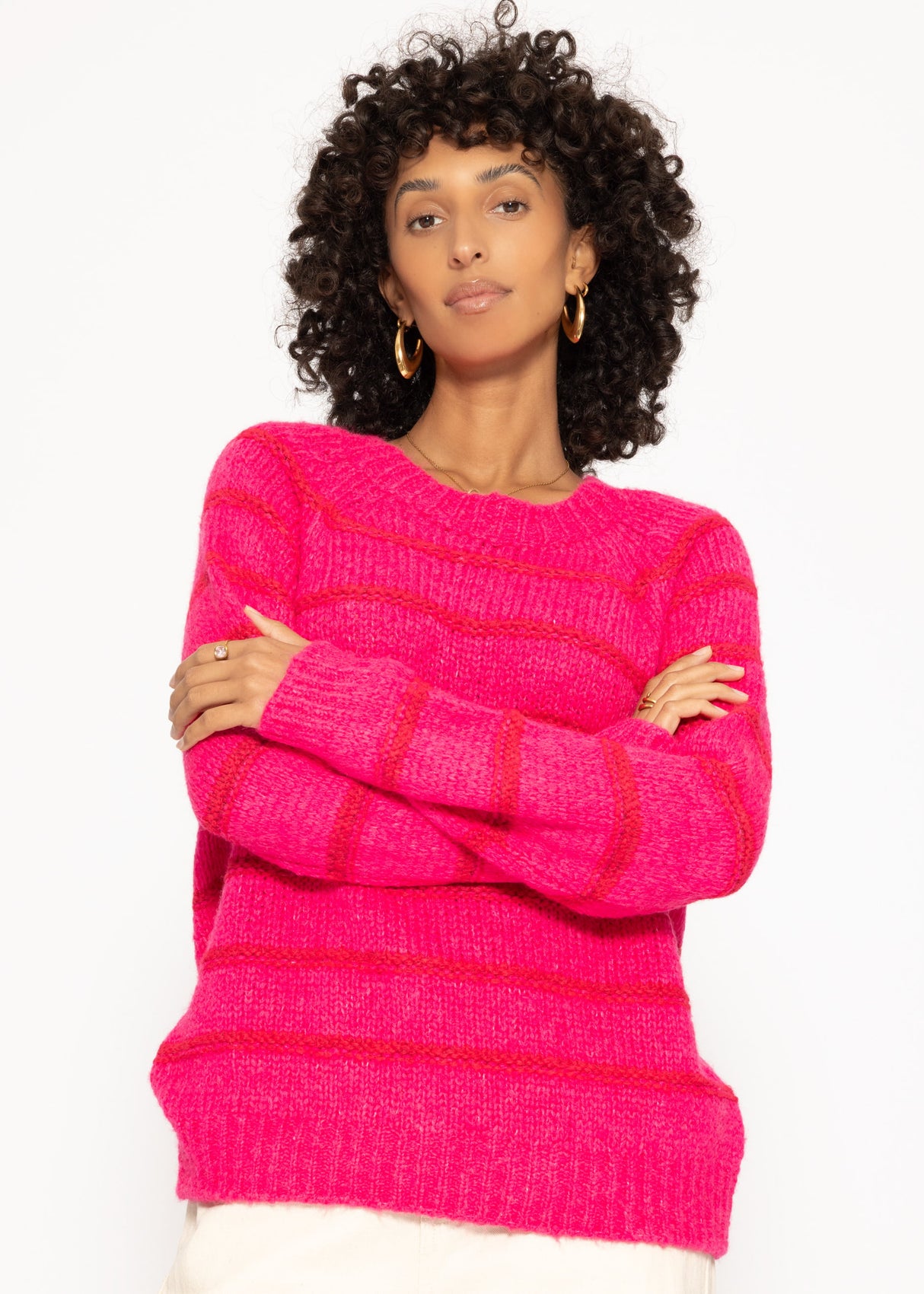 Gestreifter Pullover mit Rundhalsausschnitt - pink