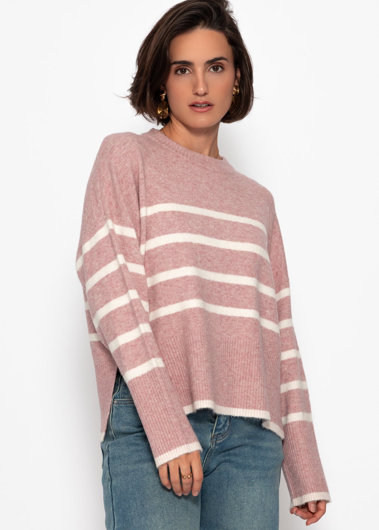 Gestreifter Strickpullover mit Seitenschlitzen - altrosa