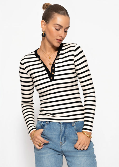 Gestreiftes Langarmshirt mit Knopfleiste - schwarz-weiß by SASSYCLASSY