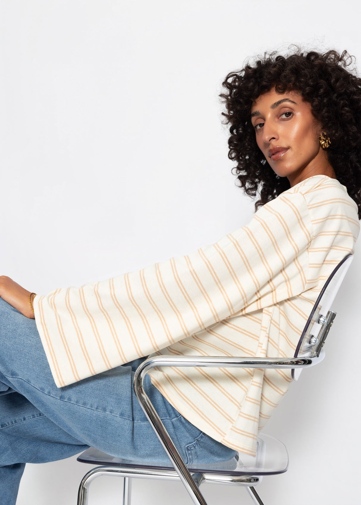 Gestreiftes Langarmshirt mit weiten Ärmeln - creme