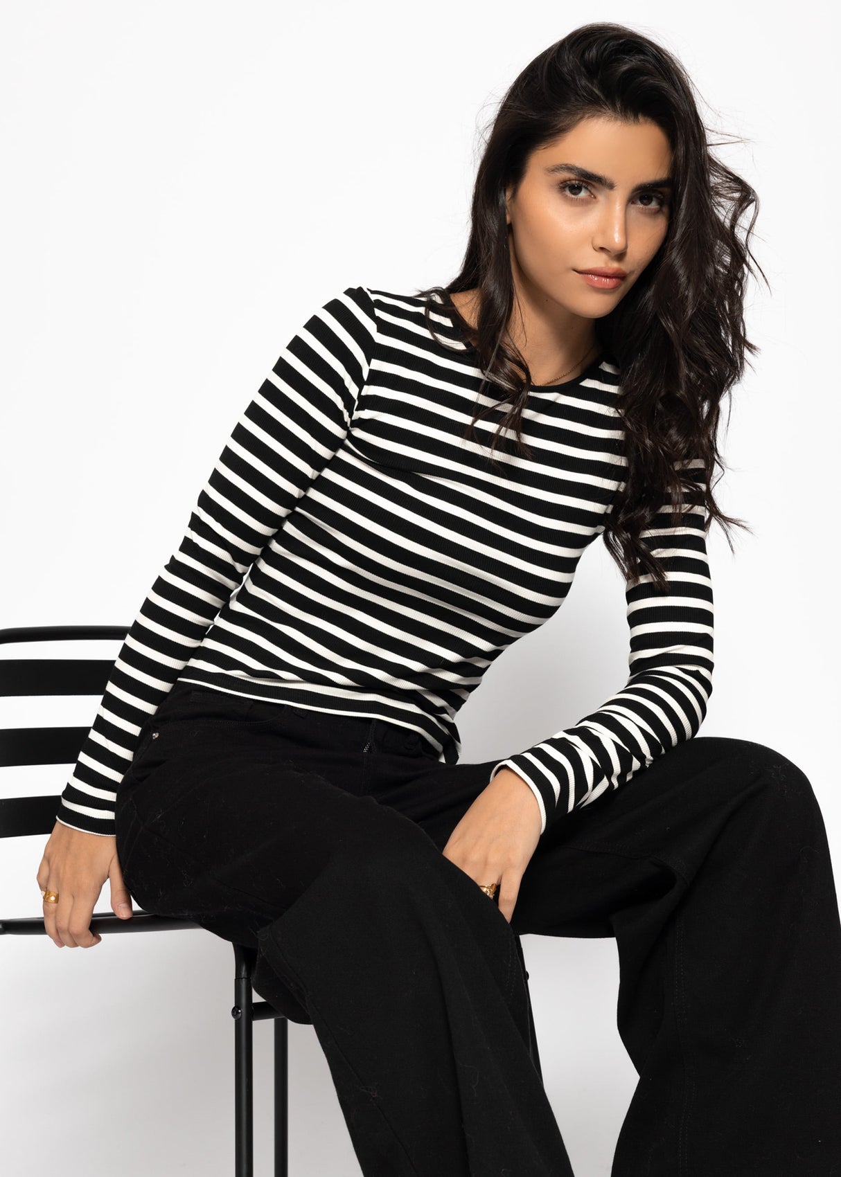 Gestreiftes Langarmshirt - schwarz