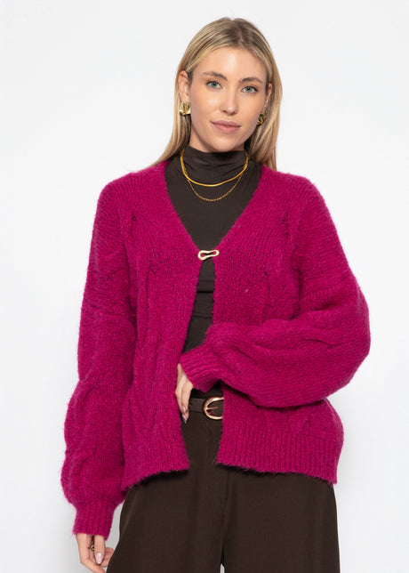 Grob gestrickter Cardigan mit Zopfmuster - beere