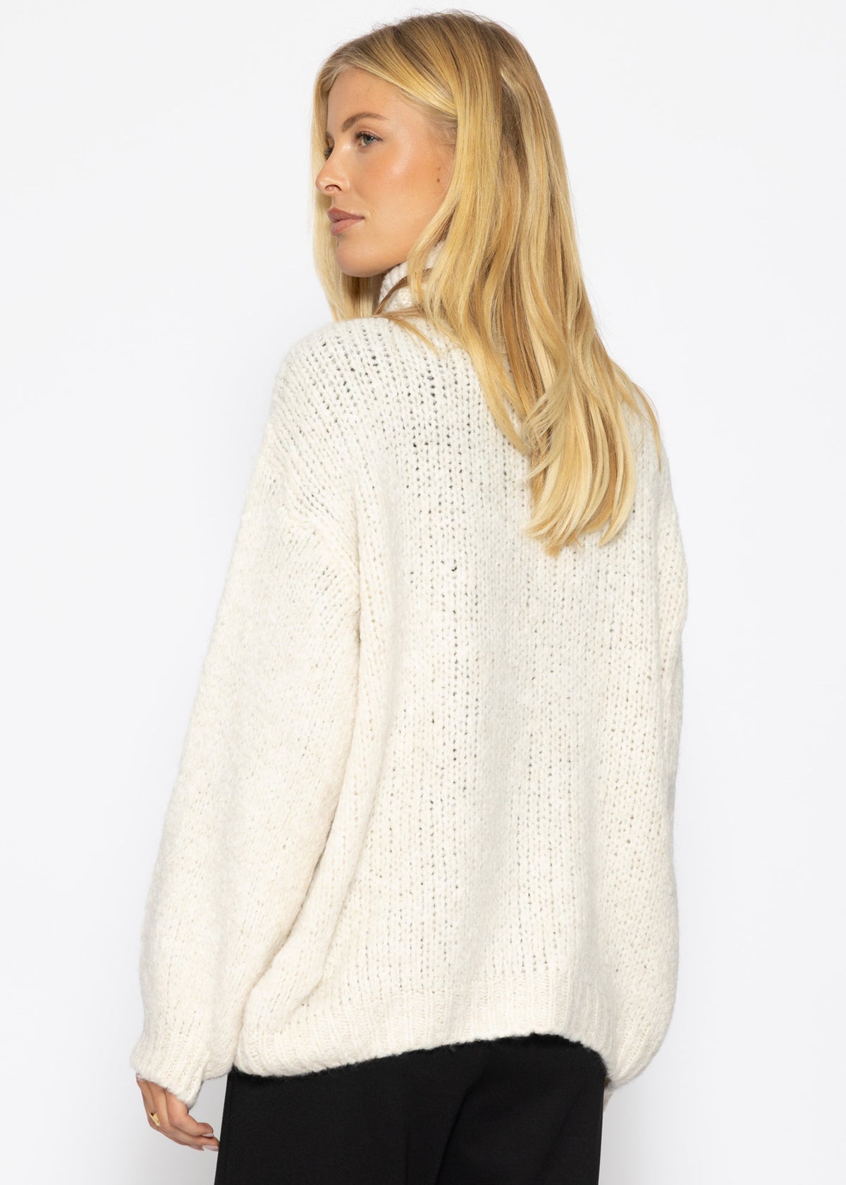 Grober Strickpullover mit Rollkragen - offwhite