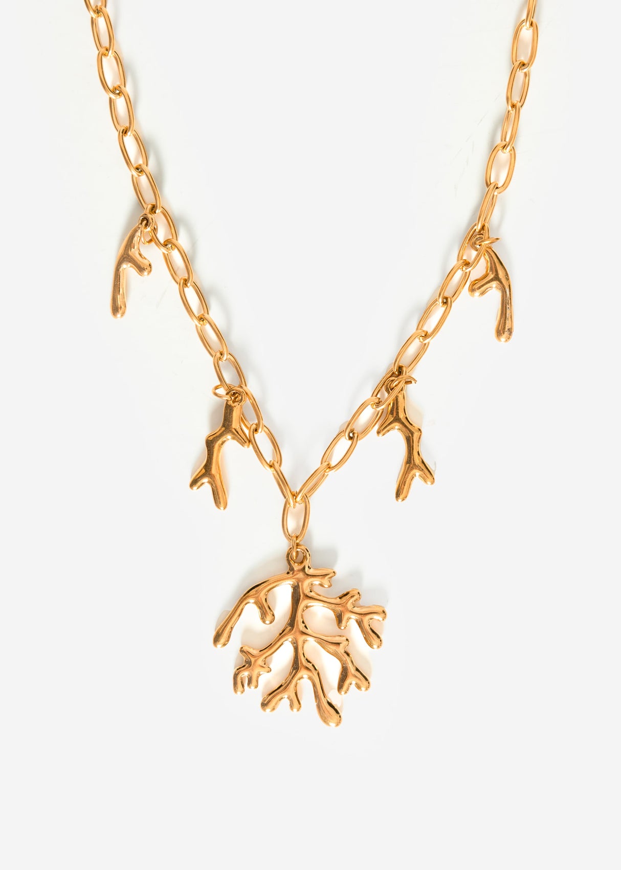 Halskette mit Korallen-Charms - gold