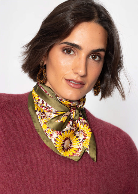 Neckerchief with mosaic print - khaki