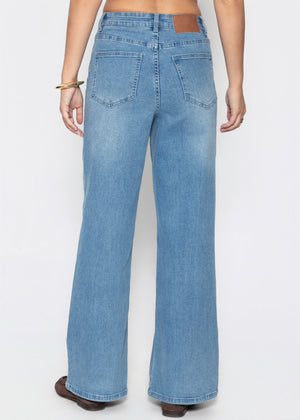 High Waist Jeans mit weitem Bein - hellblau