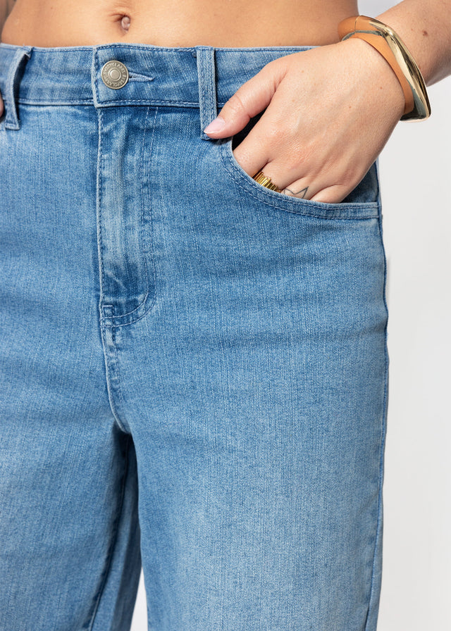 High Waist Jeans mit weitem Bein - hellblau