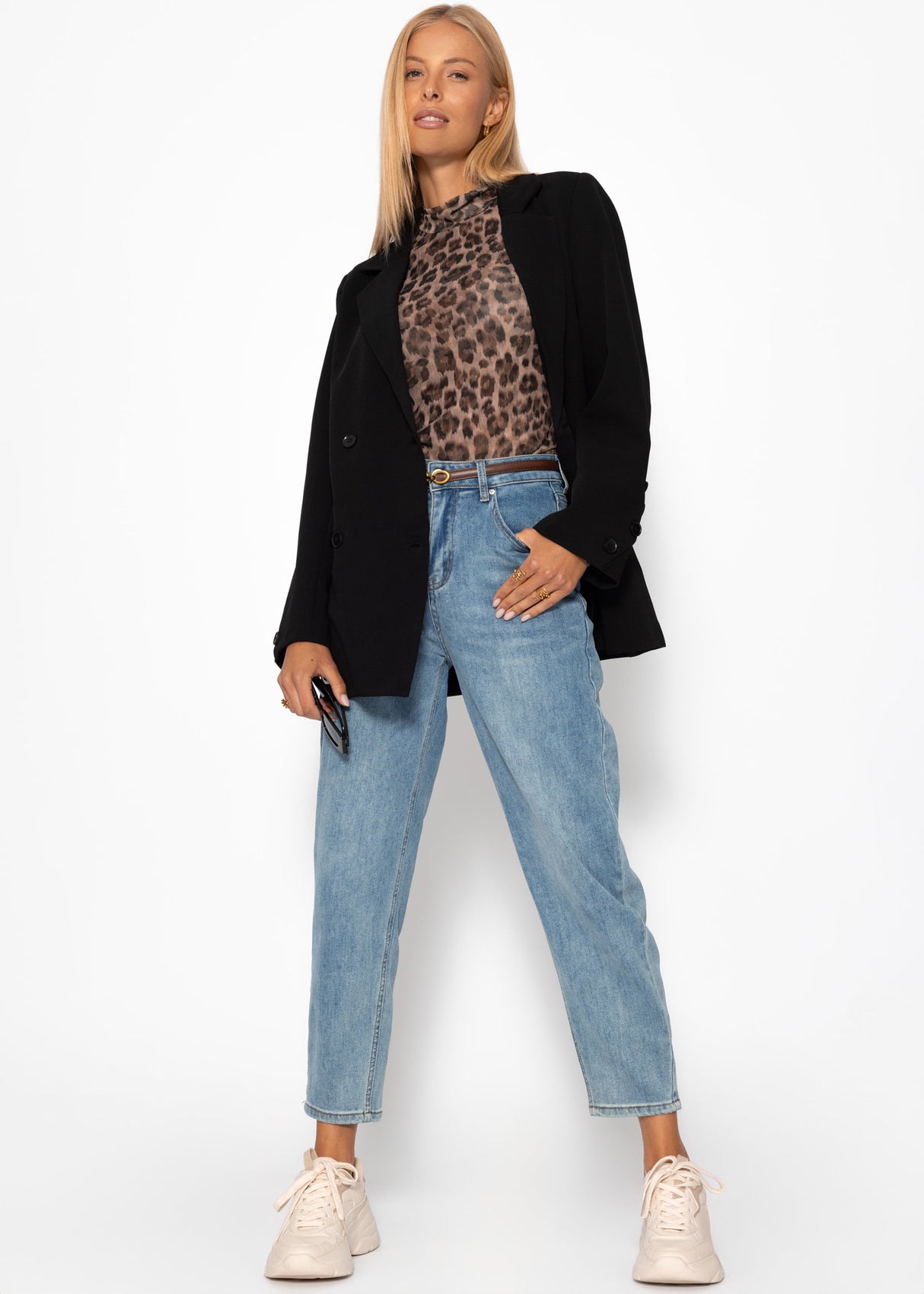 High-waisted carrot-cut jeans - blue