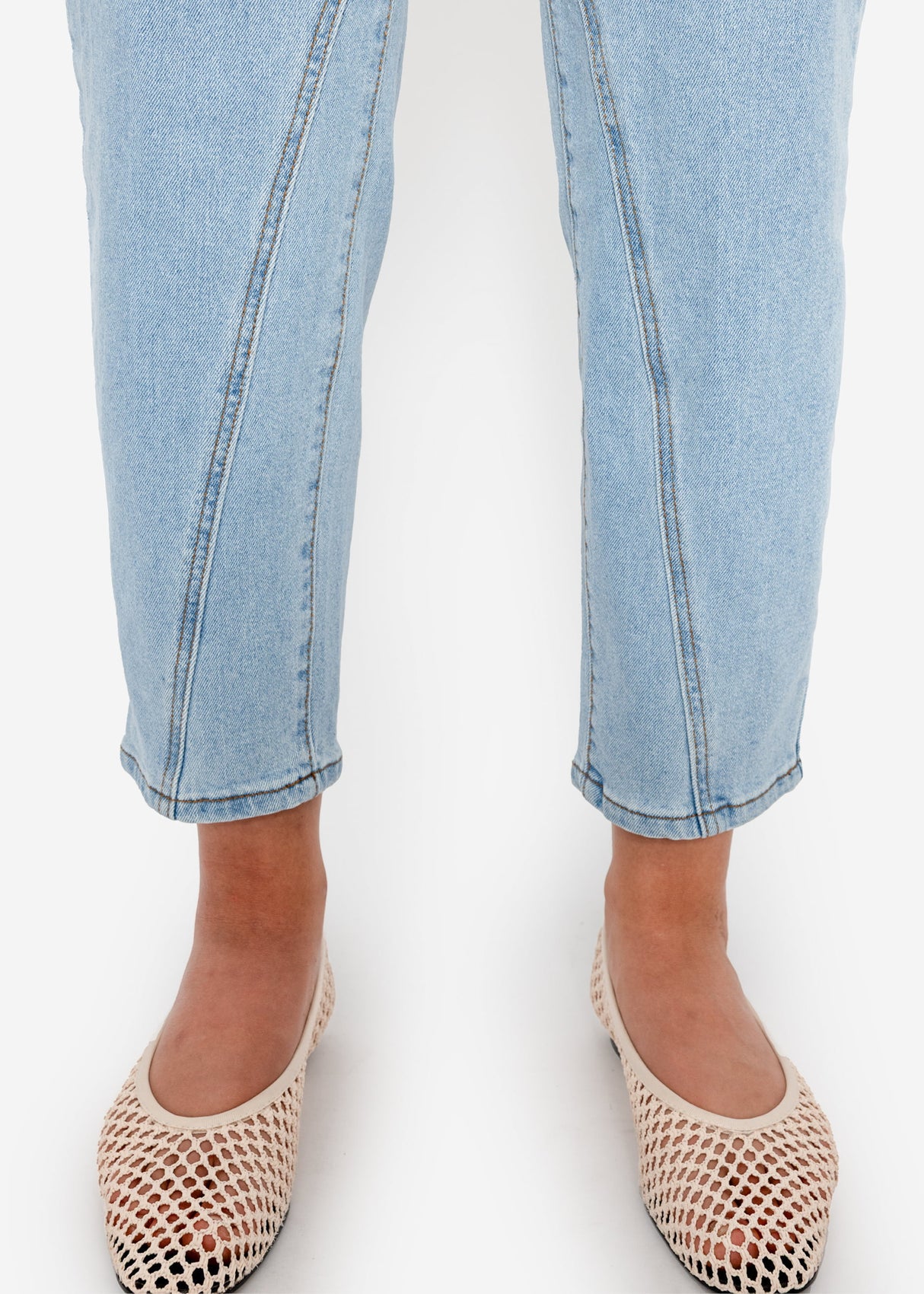 Highwaist Jeans mit Ziernaht - hellblau
