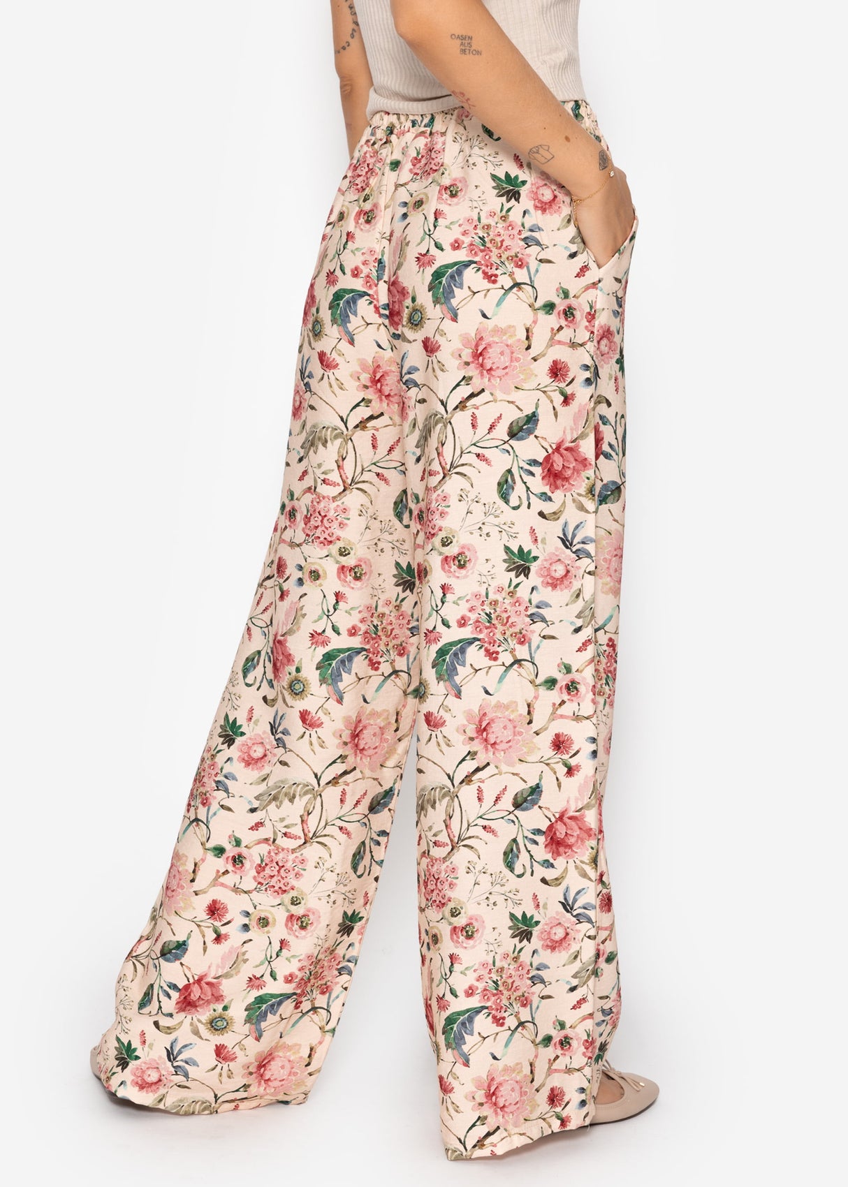 Hose mit Blümchendruck - beige