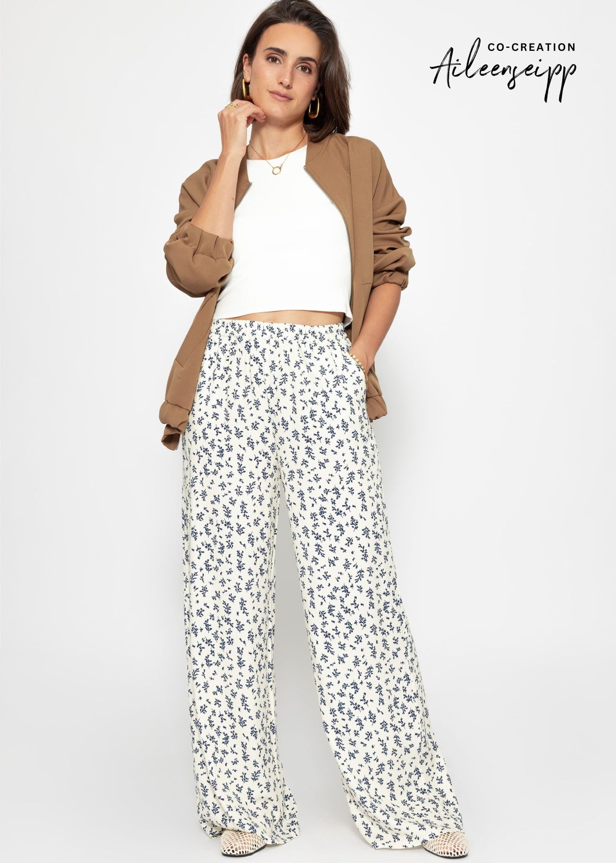 Hose mit weitem Bein und floralem Print - offwhite