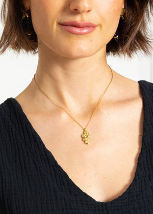 Halskette mit Anhänger, gold