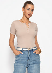 Kurzarm Body mit Knopfleiste - beige