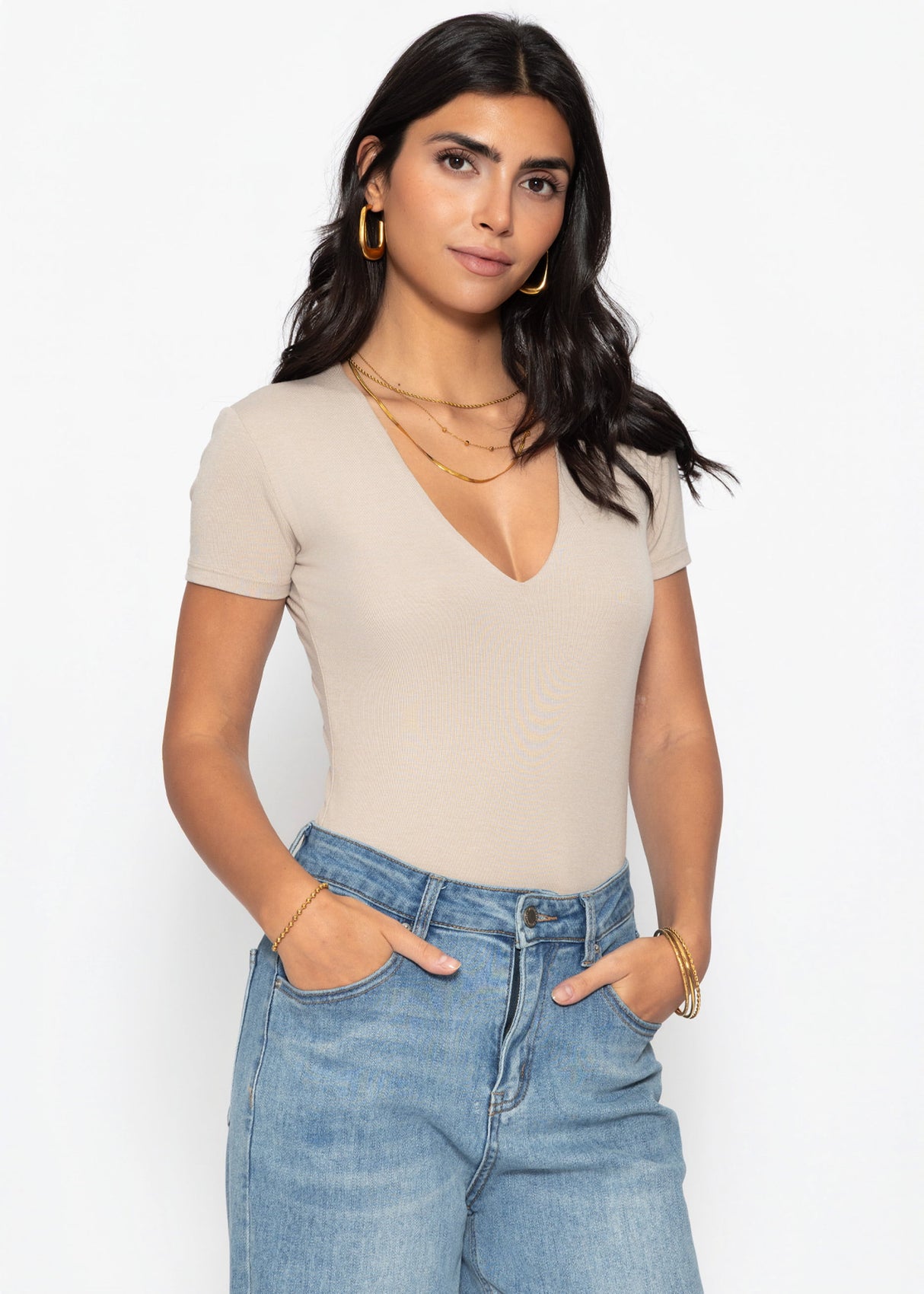 Kurzarm Body mit V-Ausschnitt - beige