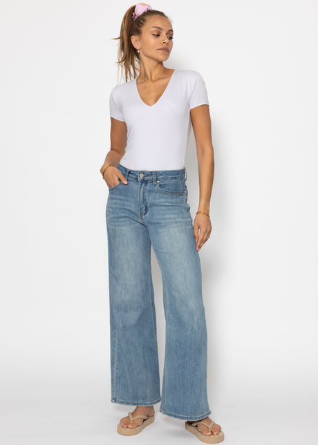 Short-sleeved bodysuit with V-neck - lilac