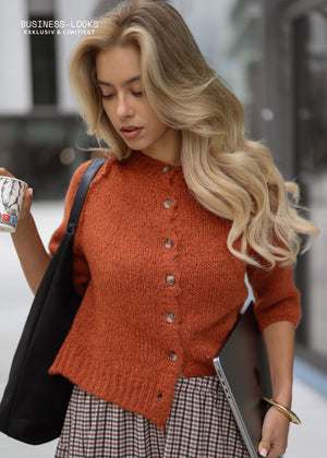 Kurzarm Cardigan mit Außennähten - rostrot