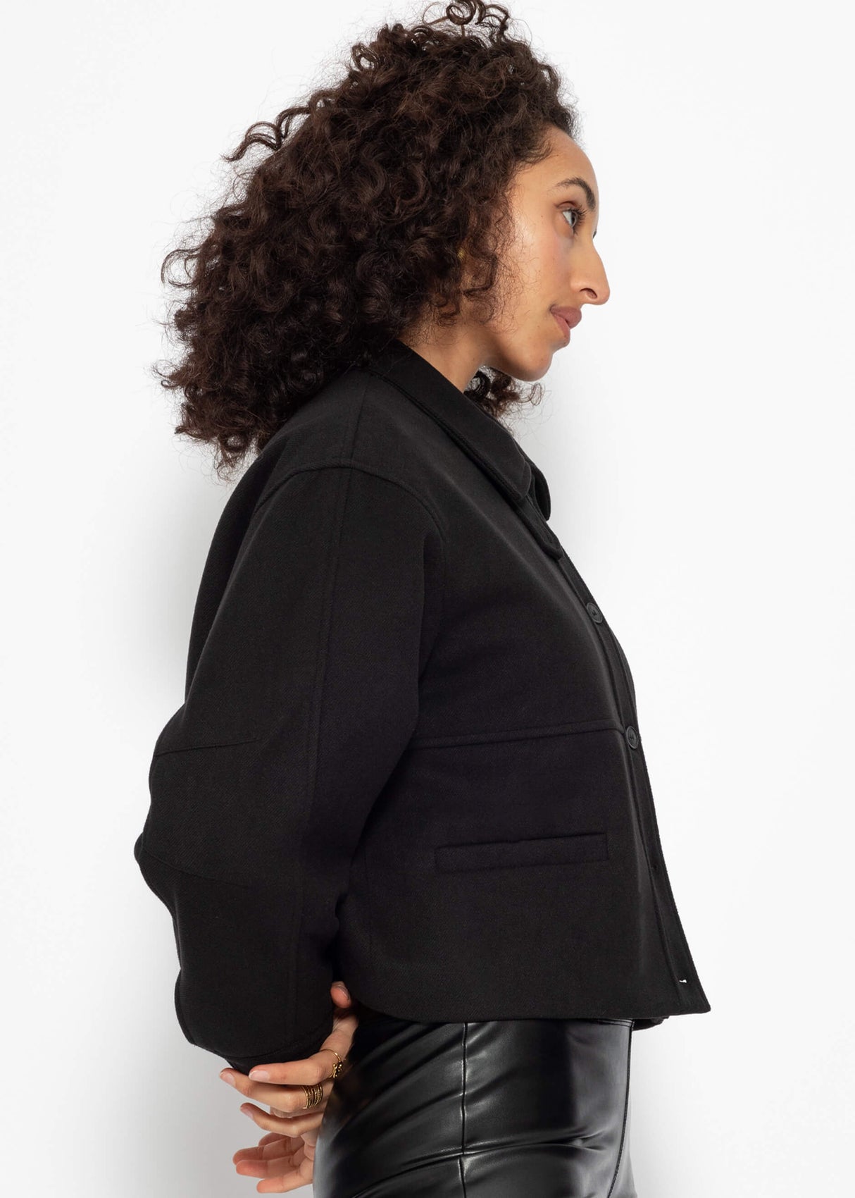 Short jacket with lining - black