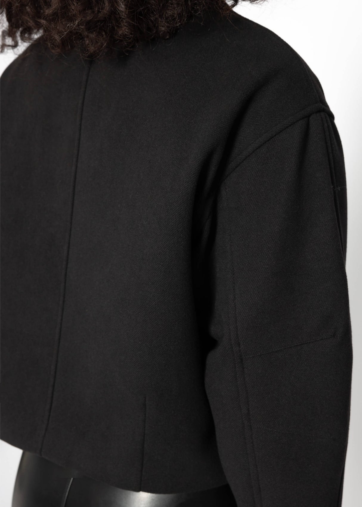 Short jacket with lining - black