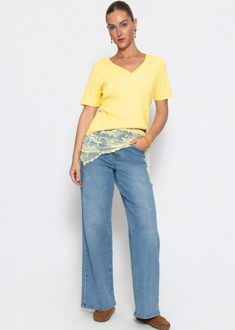 Relaxed ribbed T-shirt with V-neck - butter yellow