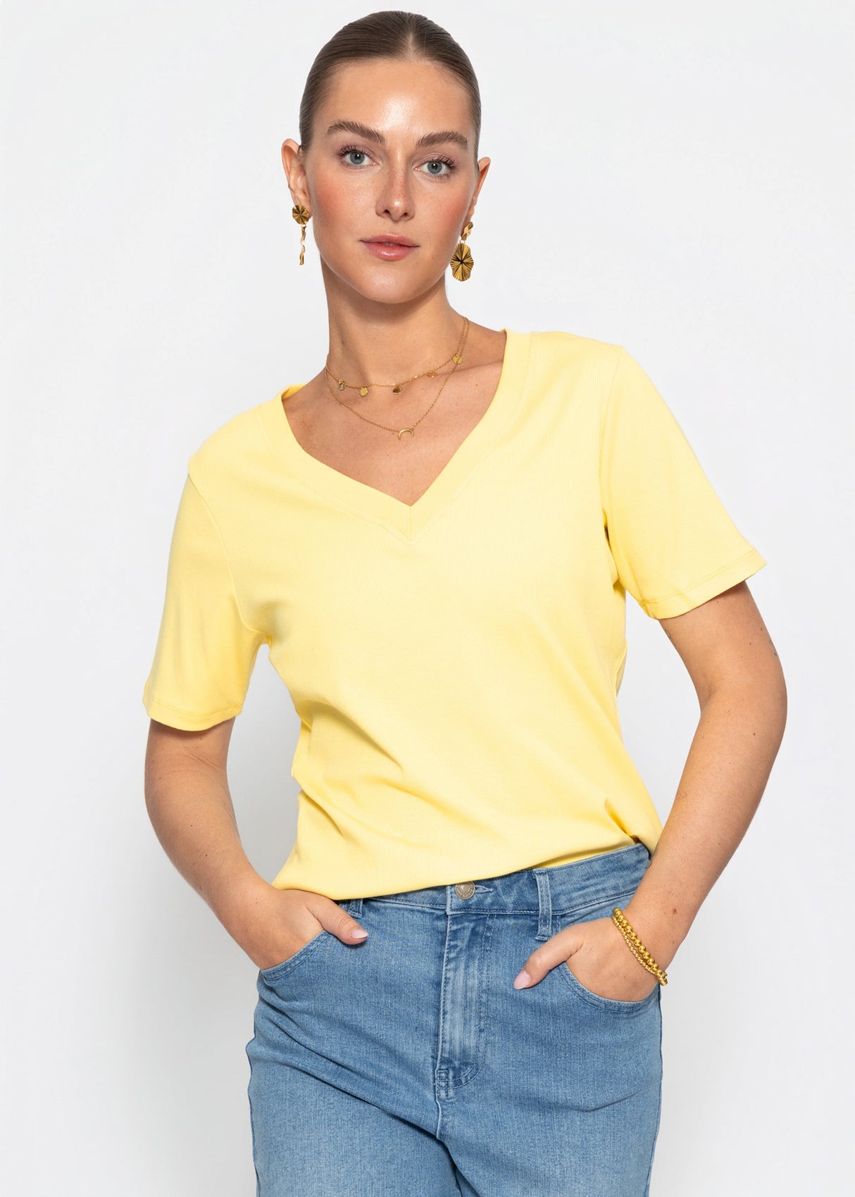 Lässiges Ripp T-Shirt mit V-Ausschnitt - buttergelb