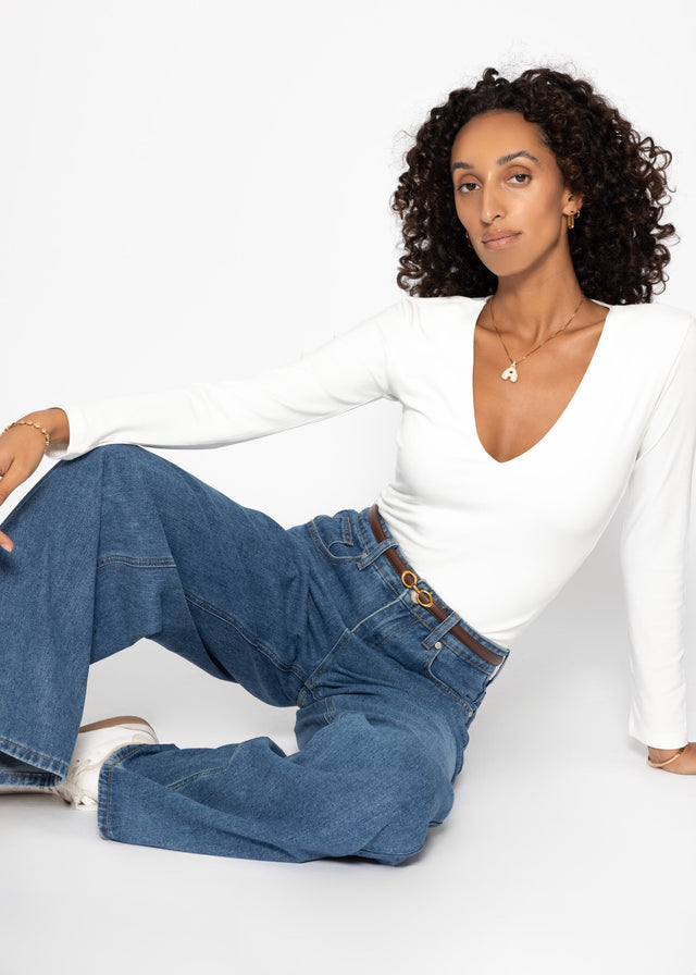 Long-sleeved bodysuit with V-neck - white