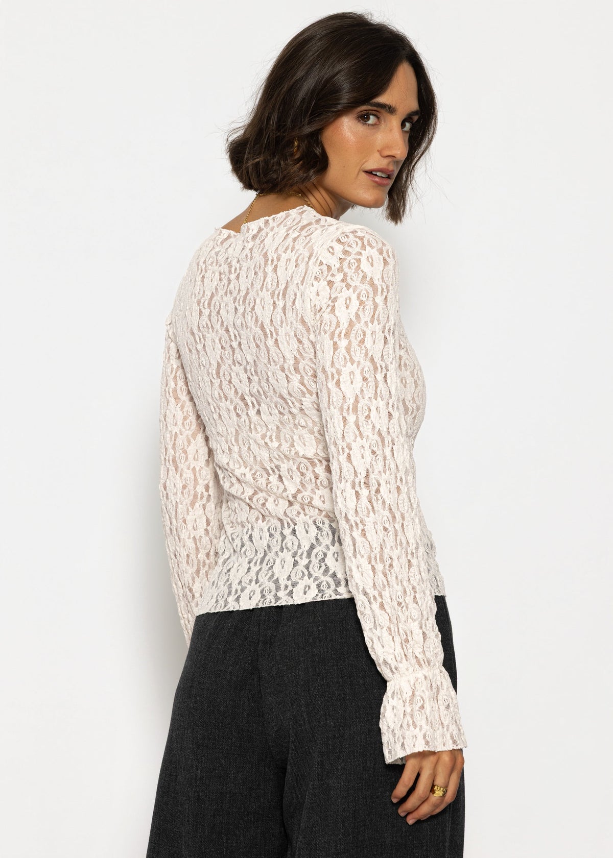 Langarm Spitzenshirt mit Volantärmeln - creme