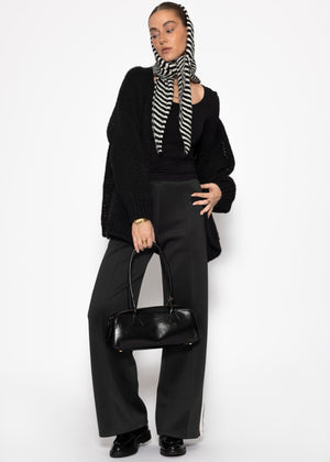 Long-sleeved shirt with neckline - black