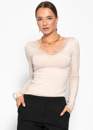 Langarmshirt mit Spitzenausschnitt - beige