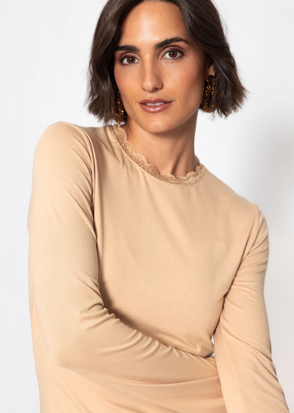Langarmshirt mit Spitzeneinsatz  - beige