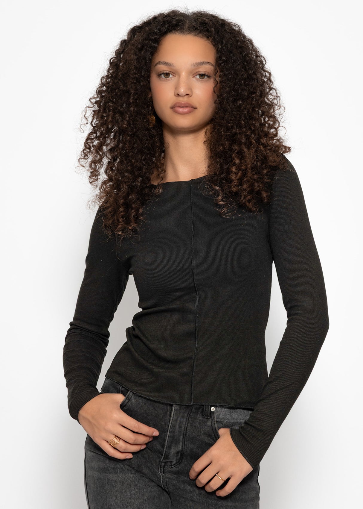 Langarmshirt mit Ziernähten - schwarz