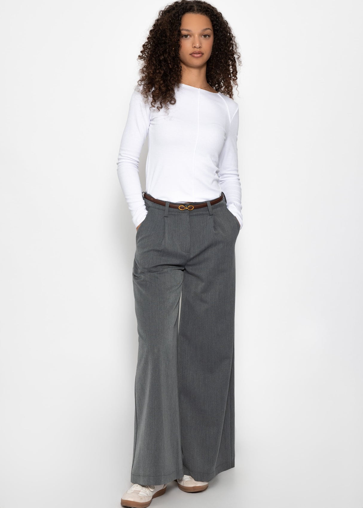 Langarmshirt mit Ziernähten - weiß